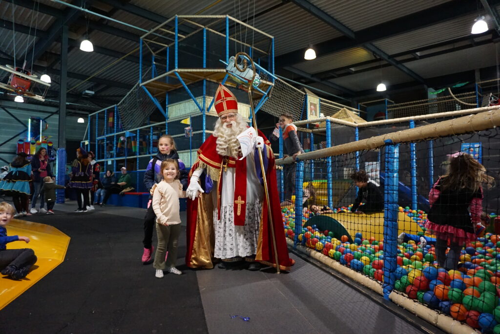 Home 1 Sinterklaas DippieDoe